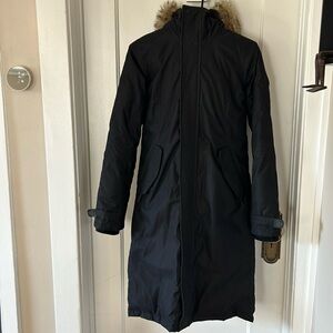 Aritzia Tna The Summit Parka - XS